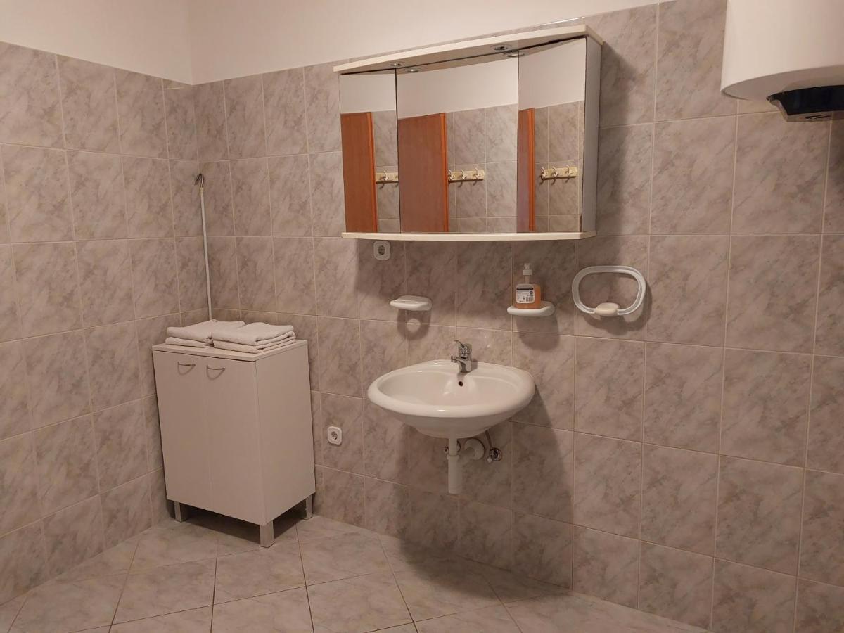 Apartment Ljubicic Podstrana Luaran gambar